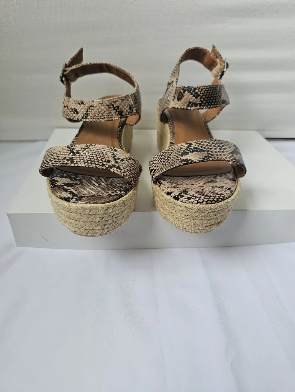City Classified Snakeskin Espadrille Wedge Sandals Size 10